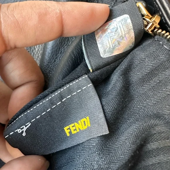 Fendi BAGUETTE LEATHER HANDBAG - Picture 13 of 16